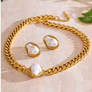 Golden Baroque Pearl Statement Necklace&Earrings Set